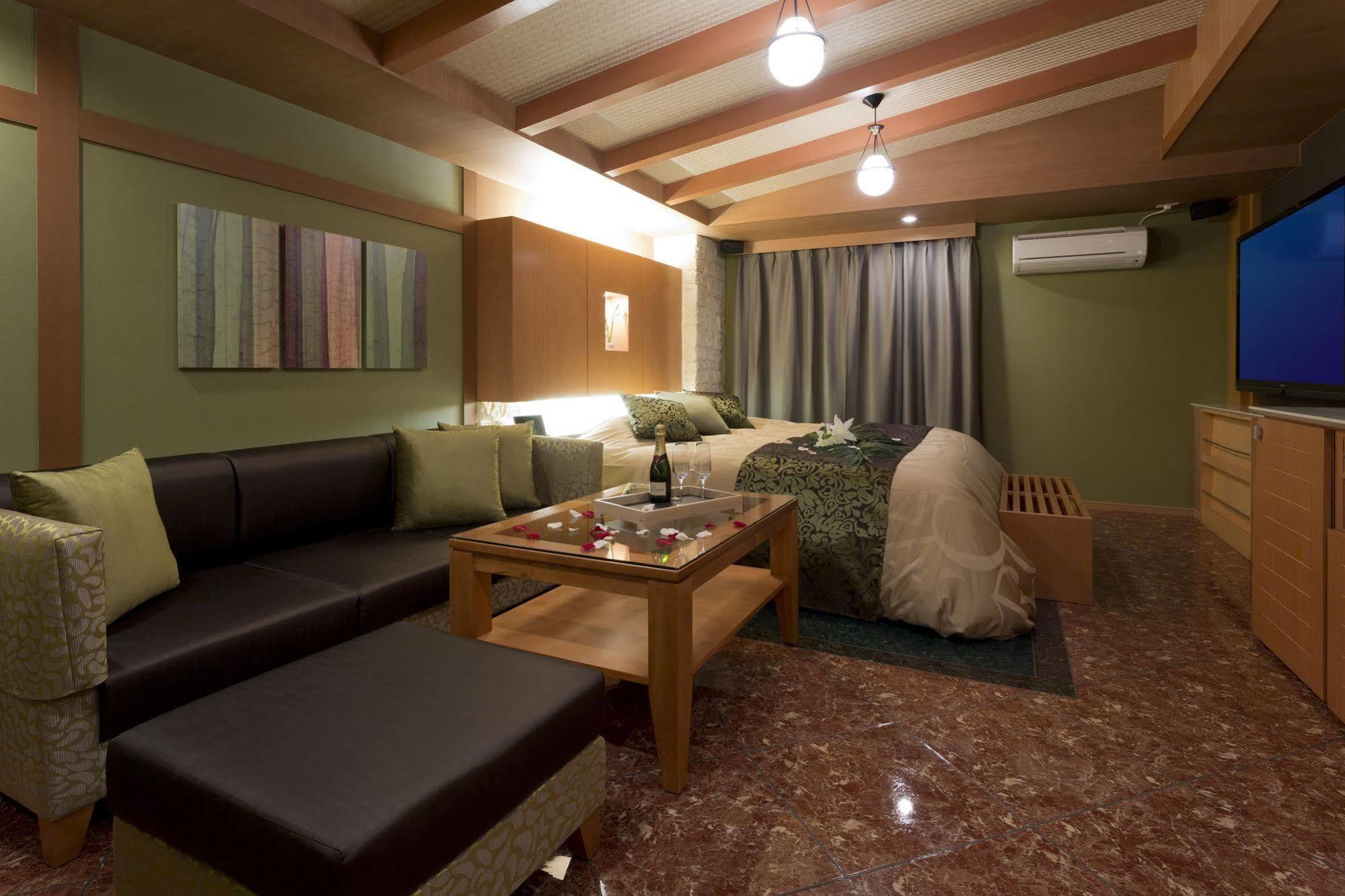 Hotel Crea (Adults Only) Окаяма Екстериор снимка